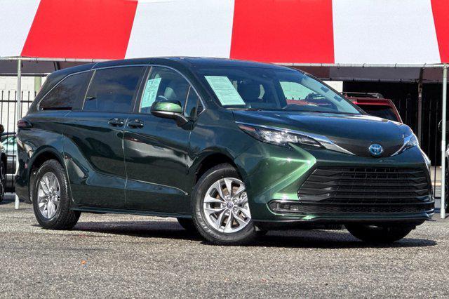 used 2024 Toyota Sienna car