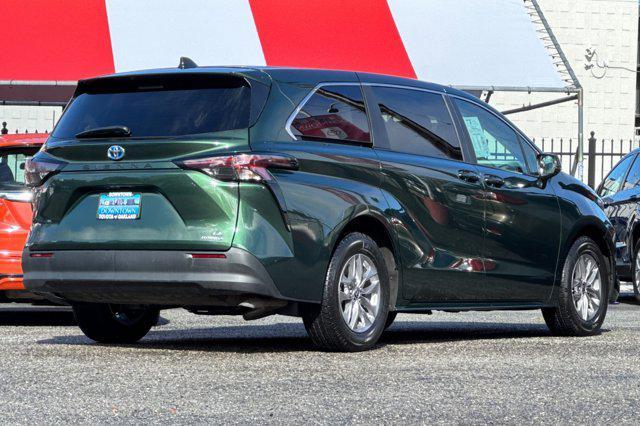 used 2024 Toyota Sienna car