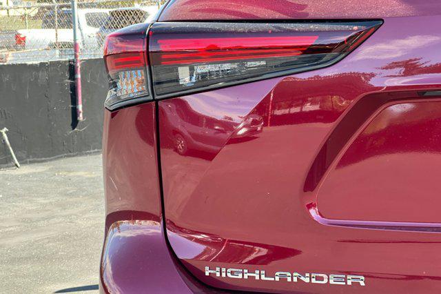 new 2025 Toyota Highlander Hybrid car, priced at $51,480