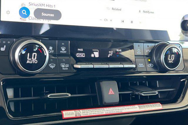 new 2025 Toyota Highlander Hybrid car, priced at $51,480