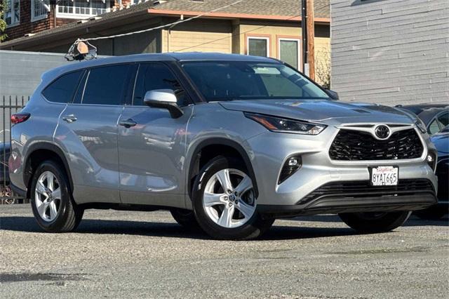 used 2021 Toyota Highlander car, priced at $28,999