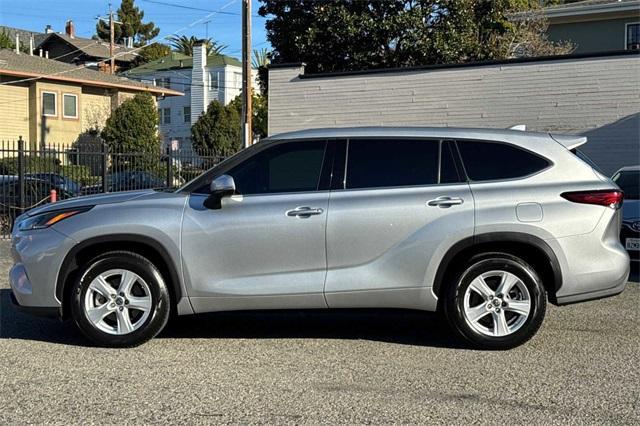 used 2021 Toyota Highlander car, priced at $28,999