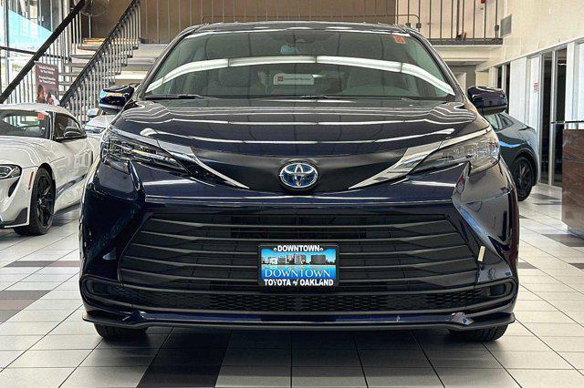 new 2024 Toyota Sienna car, priced at $41,825
