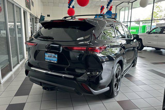 new 2025 Toyota Highlander Hybrid car, priced at $52,999