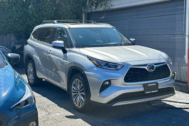 used 2021 Toyota Highlander Hybrid car, priced at $39,555