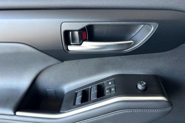 new 2025 Toyota Highlander Hybrid car, priced at $49,347