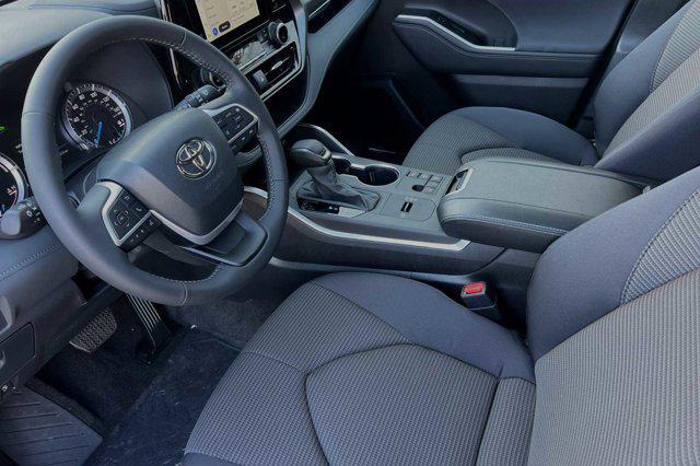 new 2024 Toyota Highlander Hybrid car, priced at $44,423