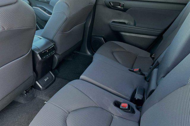 new 2024 Toyota Highlander Hybrid car, priced at $44,423
