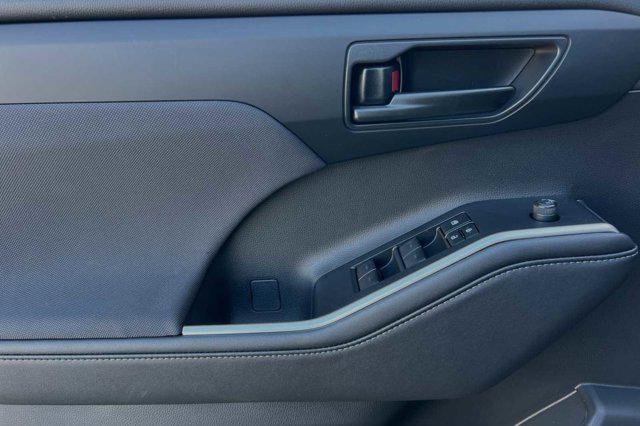new 2024 Toyota Highlander Hybrid car, priced at $44,423