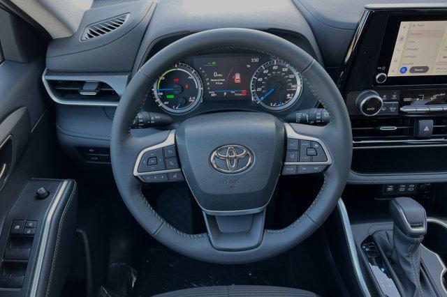 new 2024 Toyota Highlander Hybrid car, priced at $44,423