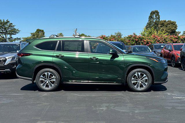 new 2025 Toyota Highlander Hybrid car, priced at $49,347