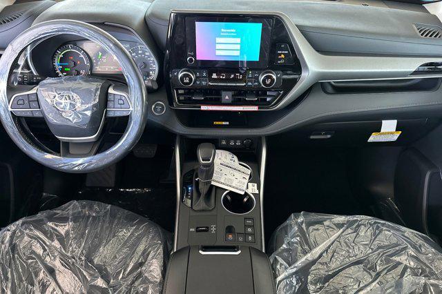 new 2025 Toyota Highlander Hybrid car, priced at $49,347