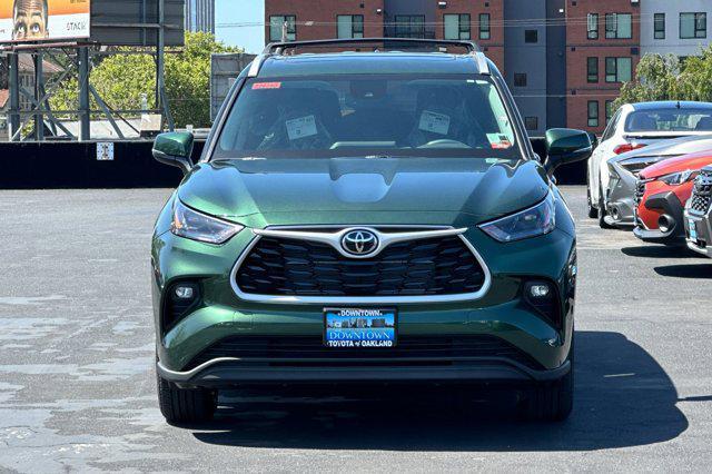 new 2025 Toyota Highlander Hybrid car, priced at $49,347