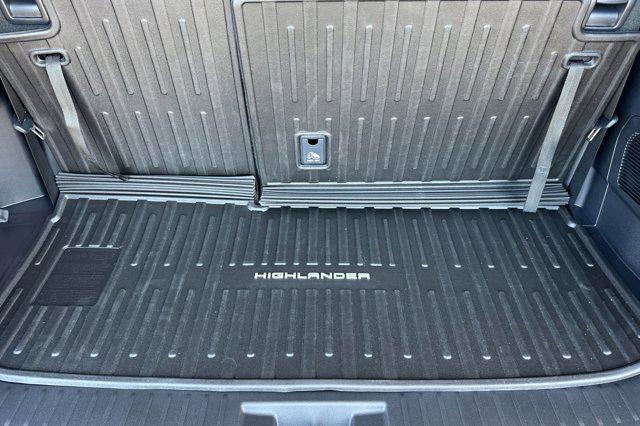 new 2025 Toyota Highlander Hybrid car, priced at $49,347