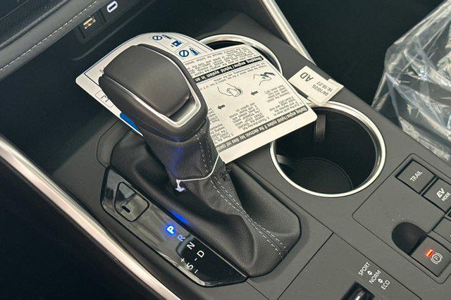 new 2025 Toyota Highlander Hybrid car, priced at $49,347