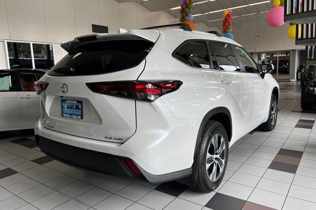 new 2025 Toyota Highlander car, priced at $48,118