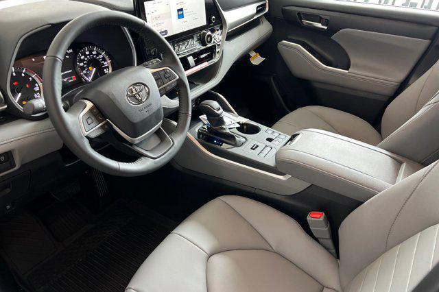 new 2025 Toyota Highlander car, priced at $48,118