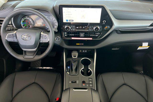 new 2025 Toyota Highlander Hybrid car, priced at $51,640
