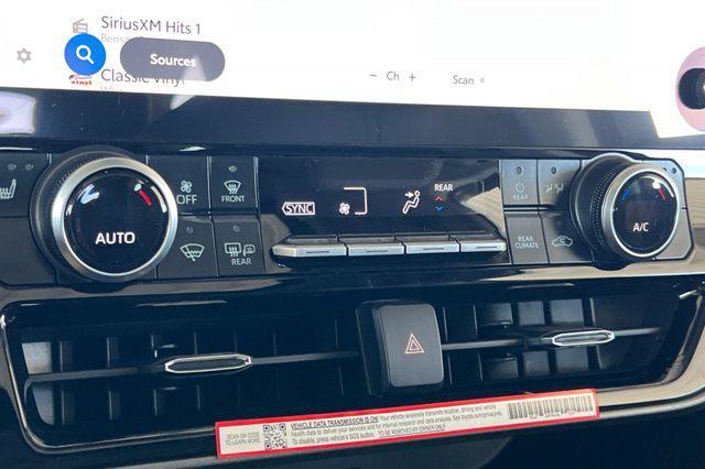 new 2025 Toyota Highlander Hybrid car, priced at $51,640
