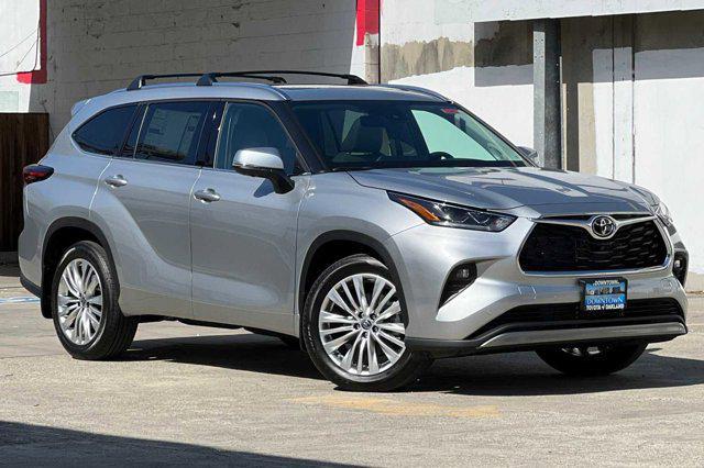 new 2024 Toyota Highlander car, priced at $48,999