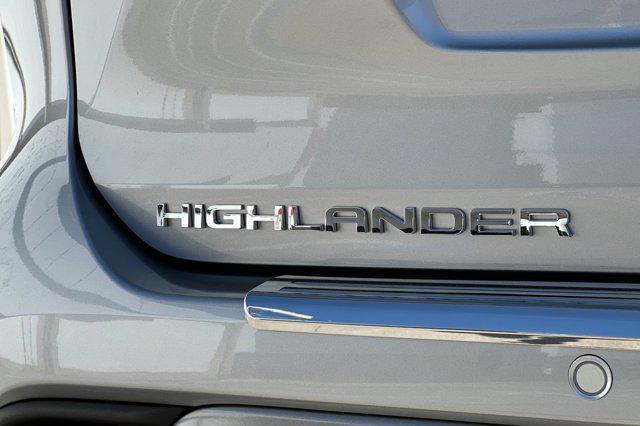 new 2024 Toyota Highlander car, priced at $48,999
