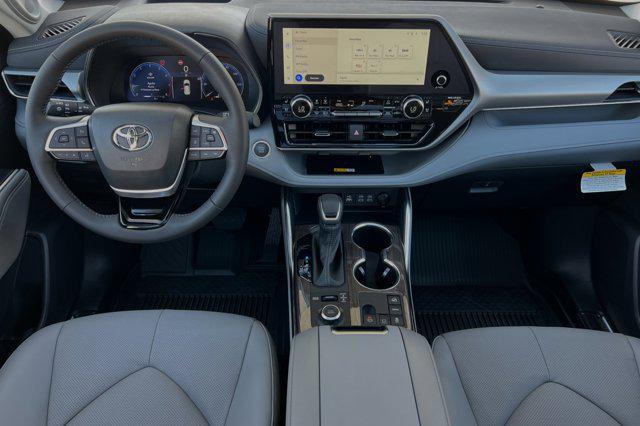 new 2024 Toyota Highlander car, priced at $48,999