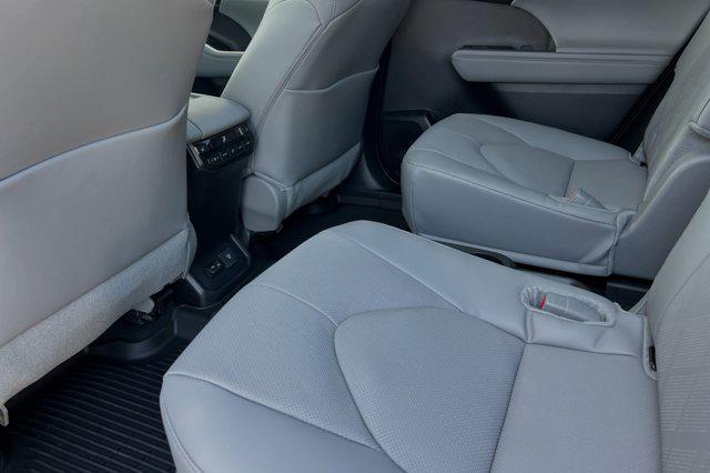 new 2024 Toyota Highlander car, priced at $48,999