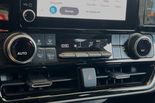 new 2024 Toyota Highlander Hybrid car, priced at $45,137