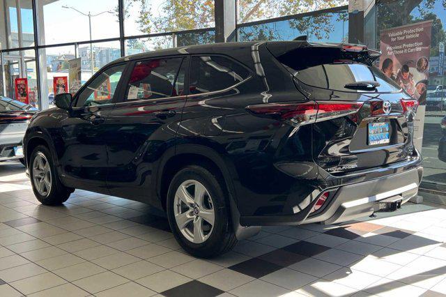 new 2024 Toyota Highlander Hybrid car, priced at $45,137