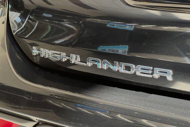 new 2024 Toyota Highlander Hybrid car, priced at $45,137