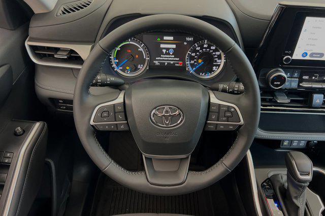 new 2024 Toyota Highlander Hybrid car, priced at $45,137