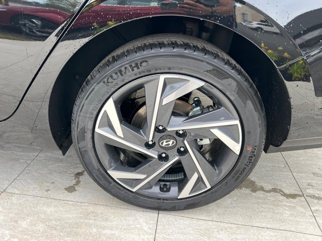 new 2025 Hyundai Elantra car, priced at $22,420