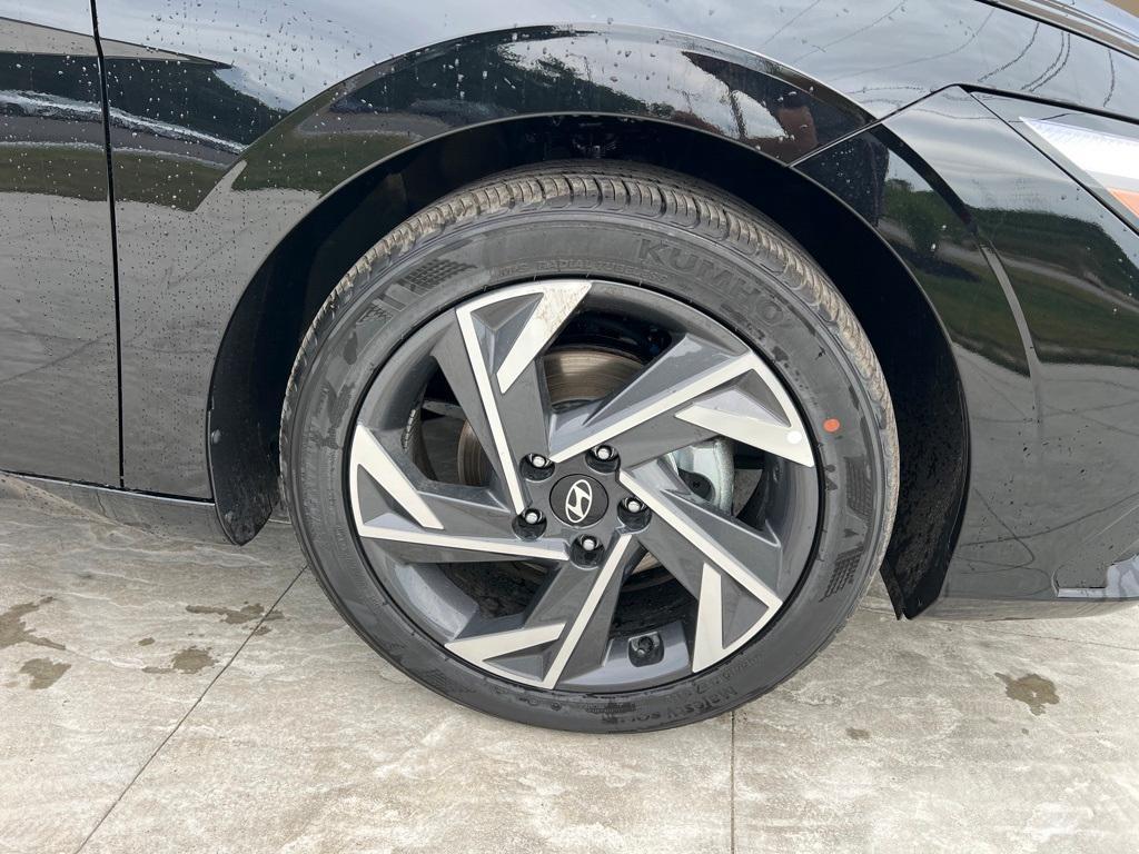 new 2025 Hyundai Elantra car, priced at $22,420