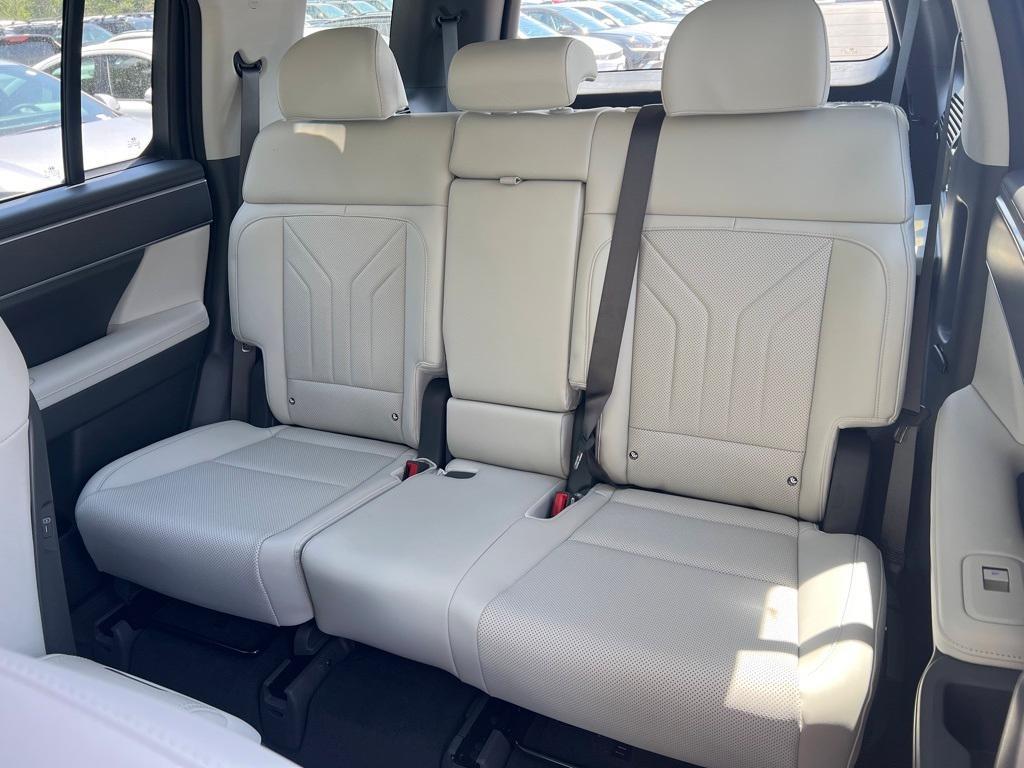 new 2025 Hyundai Santa Fe car, priced at $40,455