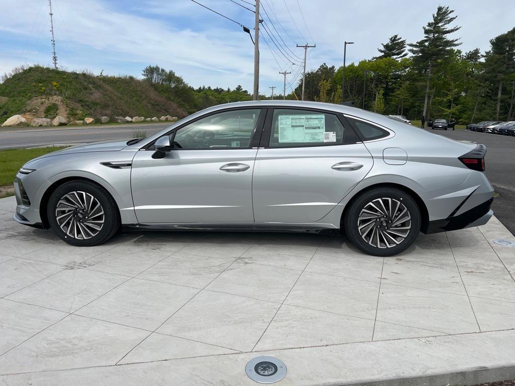 new 2025 Hyundai Sonata Hybrid car, priced at $32,110