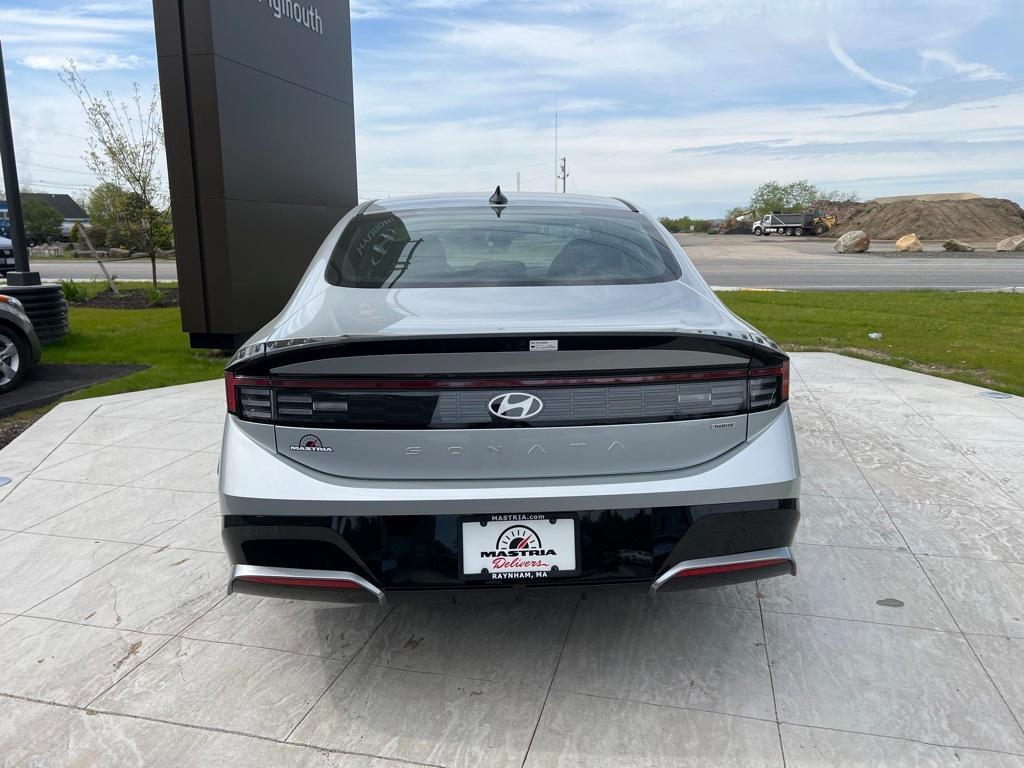 new 2025 Hyundai Sonata Hybrid car, priced at $32,110