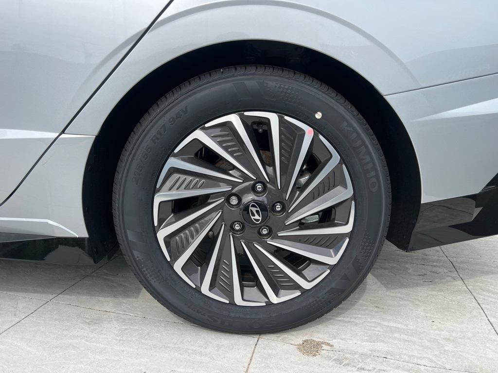 new 2025 Hyundai Sonata Hybrid car, priced at $32,110