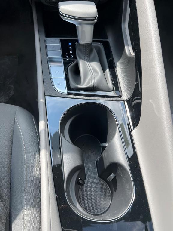 new 2025 Hyundai Elantra car, priced at $27,020
