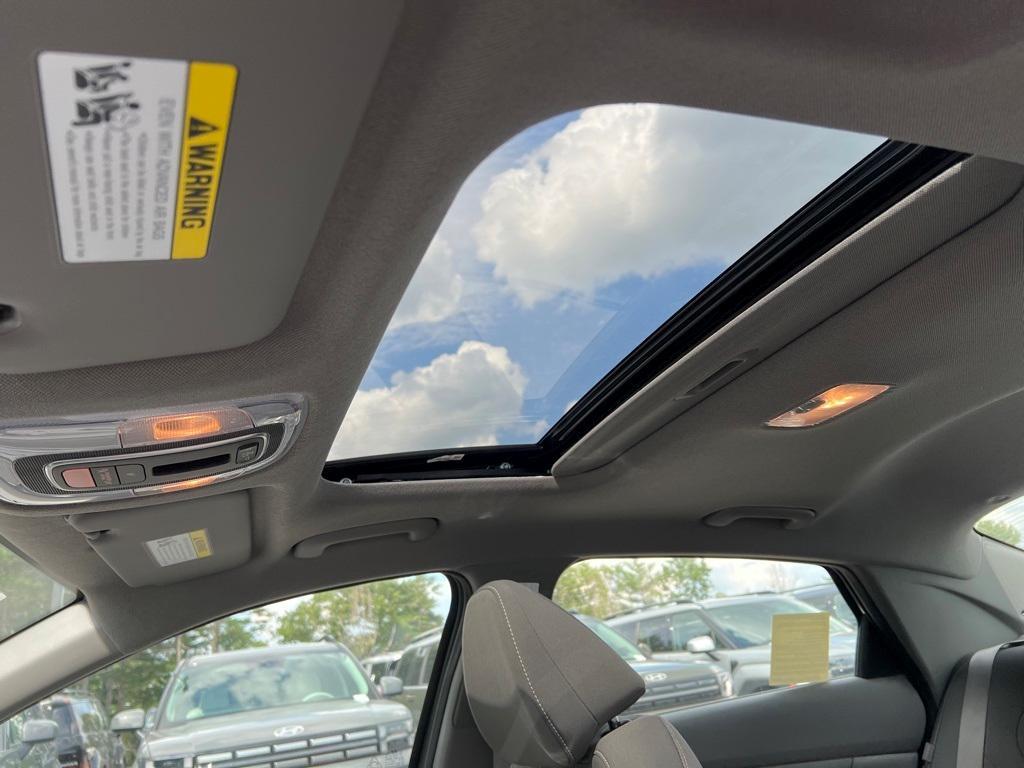 new 2025 Hyundai Elantra car, priced at $27,020