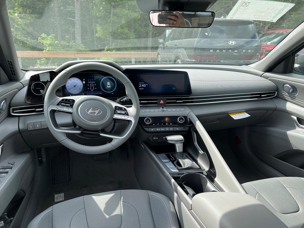 new 2025 Hyundai Elantra car, priced at $27,020