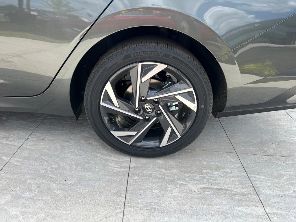 new 2025 Hyundai Elantra car, priced at $27,020