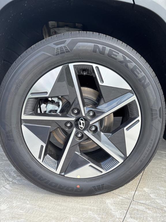 new 2025 Hyundai TUCSON Hybrid car, priced at $37,075