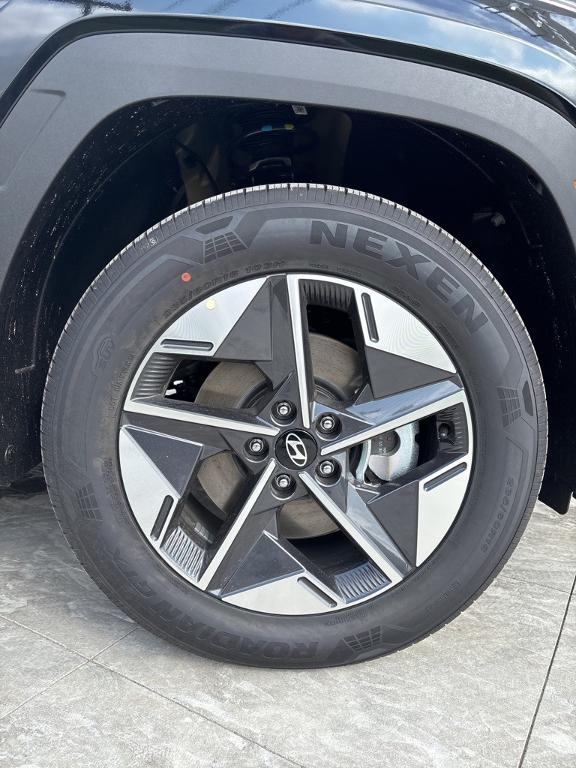new 2025 Hyundai TUCSON Hybrid car, priced at $37,075