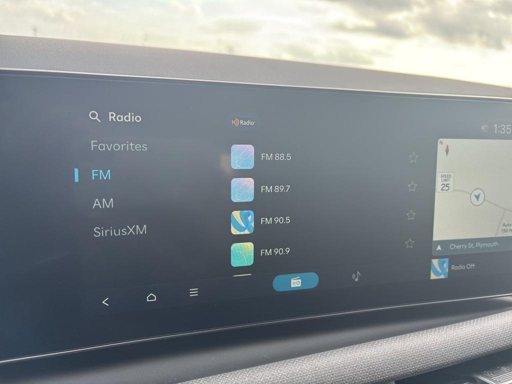 new 2025 Hyundai TUCSON Hybrid car, priced at $37,075