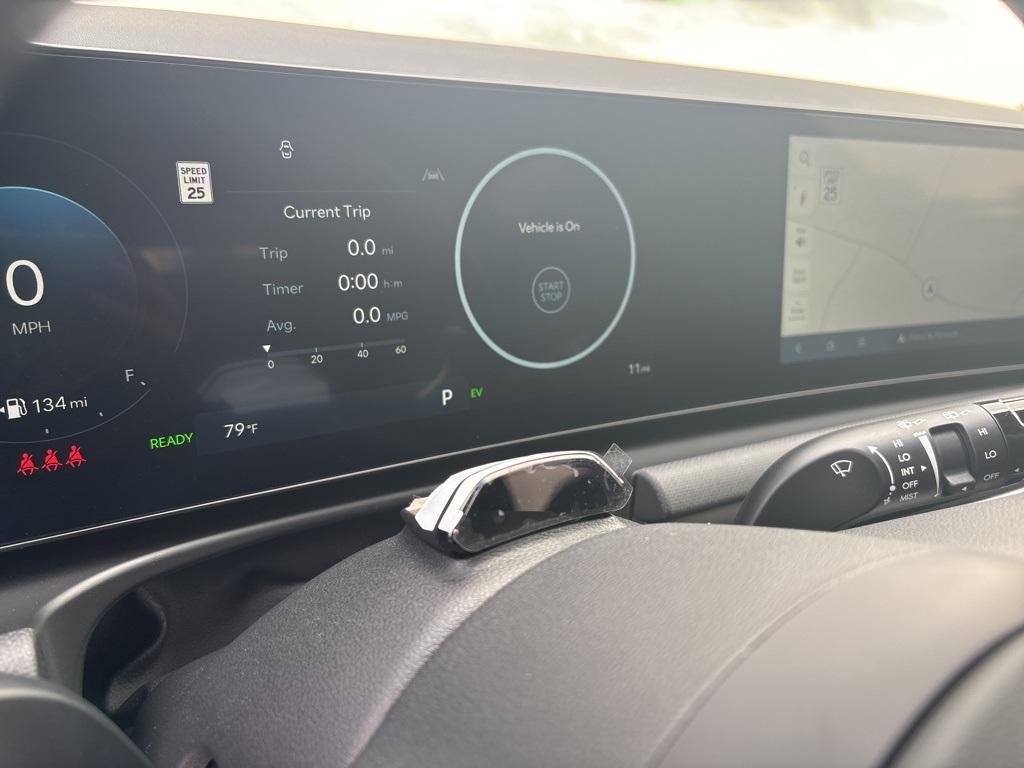 new 2025 Hyundai TUCSON Hybrid car, priced at $37,075