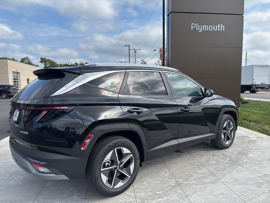 new 2025 Hyundai TUCSON Hybrid car, priced at $37,075