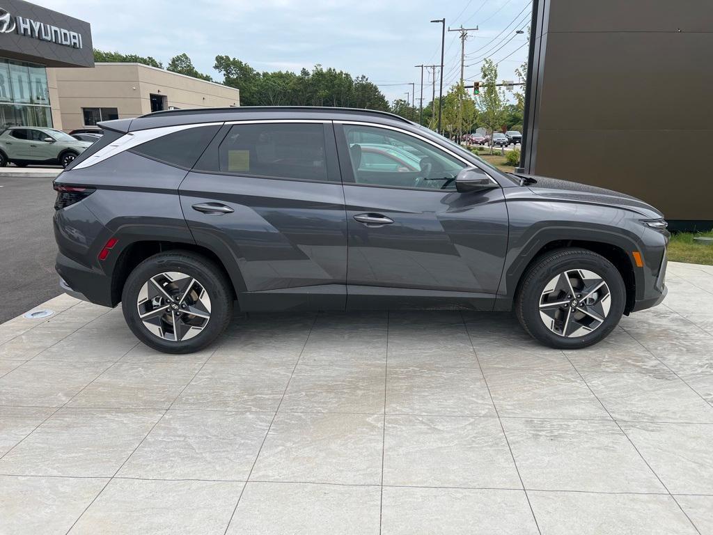new 2025 Hyundai TUCSON Hybrid car, priced at $39,040