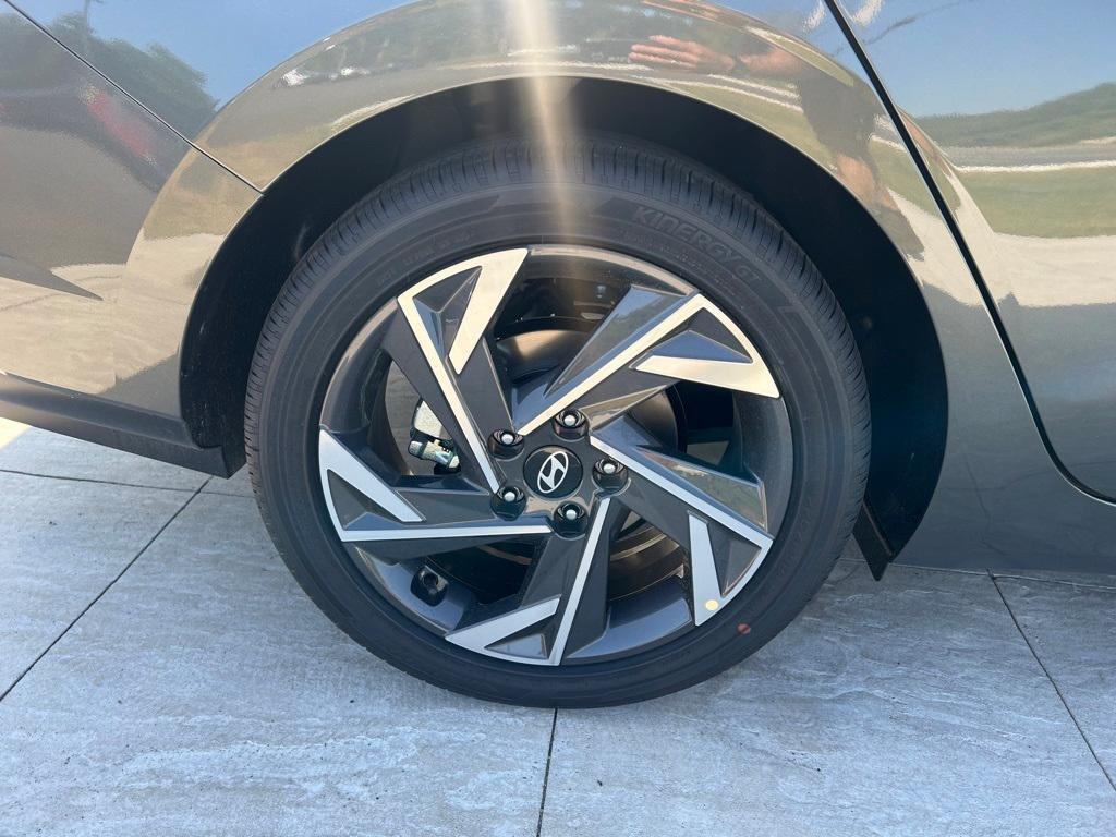 new 2025 Hyundai Elantra car, priced at $25,945
