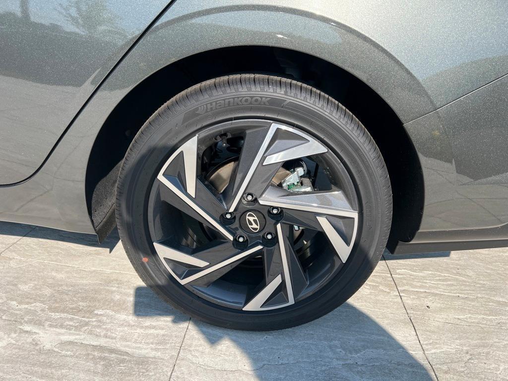 new 2025 Hyundai Elantra car, priced at $25,945