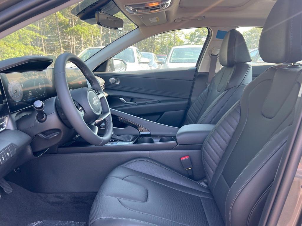 new 2025 Hyundai Elantra car, priced at $25,945